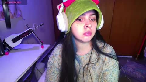 Im Violet online show from January 2025 05:42:01 AM