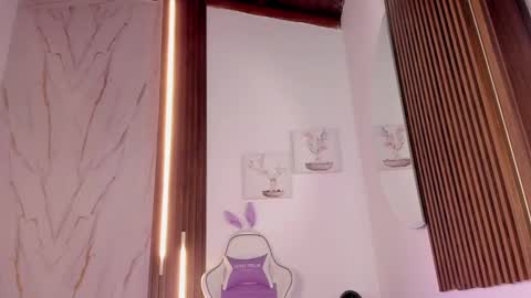 Vallolet Peach  online show from October 2025 11:41:02 AM