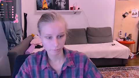 Snapshot of valorant_girl chatting on October 2025 06:06:01 PM Little Devil online show from October 2025 06:06:01 PM