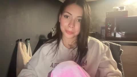 Snapshot of valorant_girl chatting on October 2025 04:41:01 PM Little Devil online show from October 2025 04:41:01 PM