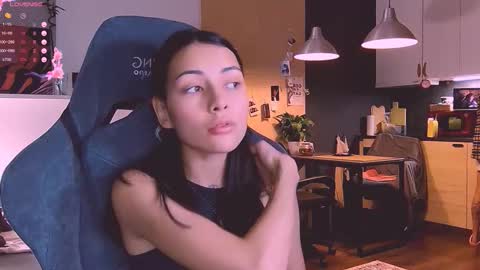 Snapshot of valorant_girl chatting on October 2025 05:13:02 PM Little Devil online show from October 2025 05:13:02 PM