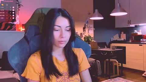 Snapshot of valorant_girl chatting on October 2025 06:12:01 PM Little Devil online show from October 2025 06:12:01 PM