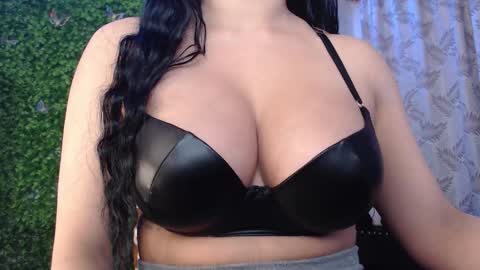 Snapshot of valquiria_sirgun chatting on September 2025 09:34:02 AM valquiria_sirgun online show from September 2025 09:34:02 AM