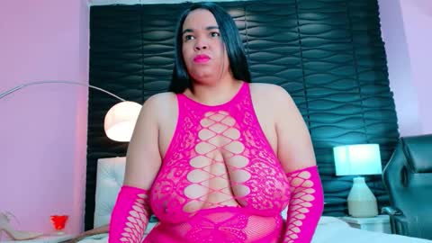 Snapshot of valrery_roussex chatting on November 2025 03:24:01 PM Valery online show from November 2025 03:24:01 PM