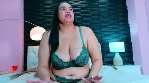 Snapshot of valrery_roussex chatting on November 2025 06:52:02 PM Valery online show from November 2025 06:52:02 PM