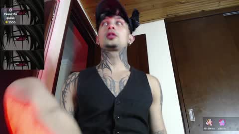 david guzman i model independenthelp me with a thumbs up online show from January 2025 01:24:01 AM