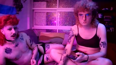 Nadja  Laszlo online show from September 2025 07:15:01 PM