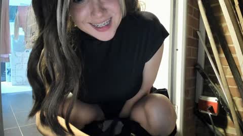 vanessa online show from October 2025 01:50:02 AM