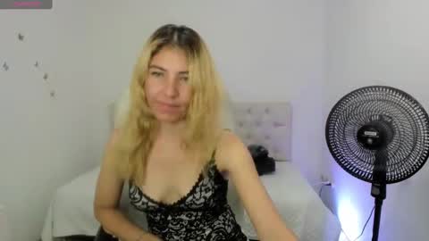 vanessa_21__ online show from September 2025 07:52:02 PM