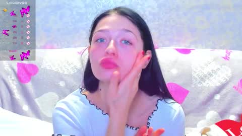 Snapshot of vanessa_florence chatting on November 2025 01:37:01 AM RUSSIAN BARBIE BABE online show from November 2025 01:37:01 AM