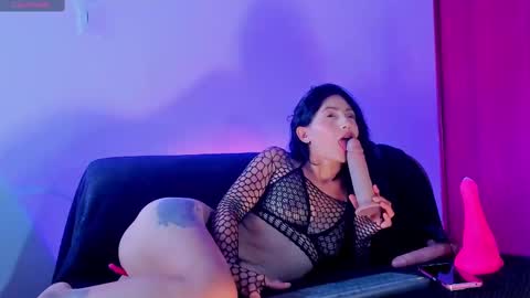 Vanessa online show from October 2025 05:32:02 PM