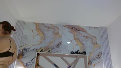 Vanessa Hard online show from October 2025 01:53:02 PM