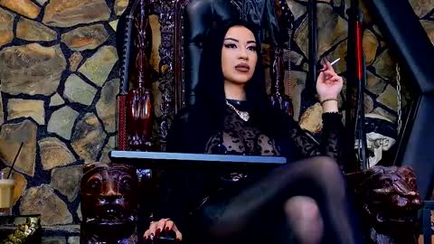 Miss Vanessa online show from October 2025 12:06:01 PM