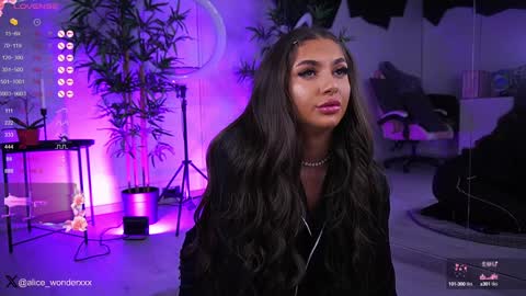 Vanessa Simon online show from January 2025 06:24:01 AM