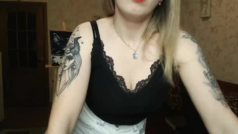 VanillaMuffin online show from February 2025 09:58:01 AM