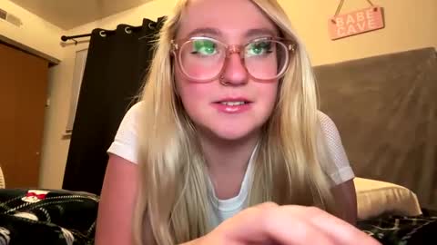 vanillapuddingpie online show from January 2025 02:46:02 AM