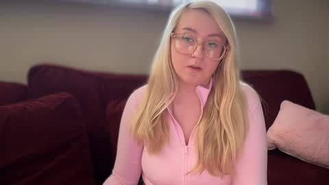 vanillapuddingpie online show from February 2025 04:52:01 PM