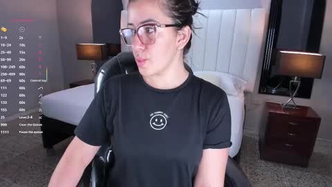 Karine online show from October 2025 11:33:02 AM