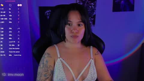 Snapshot of vanne_moon chatting on October 2025 02:37:02 AM Vanne Moon online show from October 2025 02:37:02 AM
