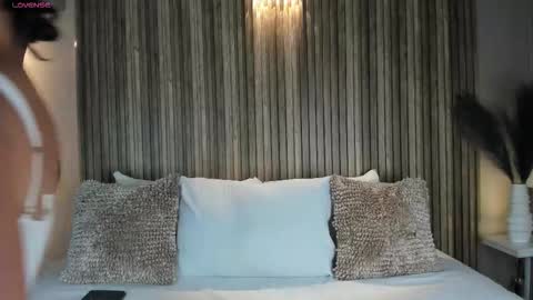 Snapshot of vannecamiel chatting on October 2025 11:58:02 AM V A N N E S A online show from October 2025 11:58:02 AM