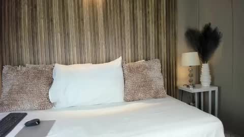 Snapshot of vannecamiel chatting on October 2025 11:44:01 AM V A N N E S A online show from October 2025 11:44:01 AM