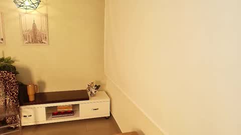 Victoria online show from October 2025 10:38:01 AM