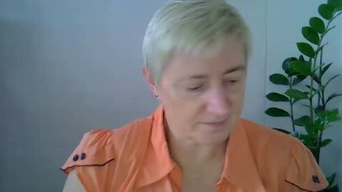 Snapshot of vea_motty chatting on November 2025 12:18:01 PM vea_motty online show from November 2025 12:18:01 PM