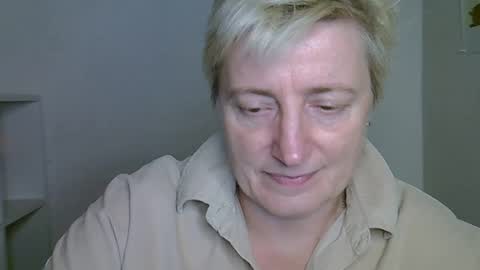 Snapshot of vea_motty chatting on November 2025 08:08:02 PM vea_motty online show from November 2025 08:08:02 PM