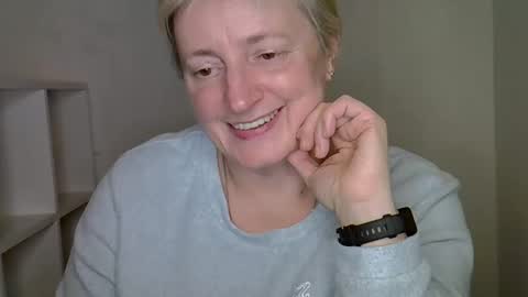 Snapshot of vea_motty chatting on November 2025 07:39:02 PM vea_motty online show from November 2025 07:39:02 PM