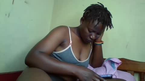 Snapshot of vee_tommy chatting on January 2025 04:48:02 PM Vee tommy online show from January 2025 04:48:02 PM