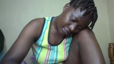 Snapshot of vee_tommy chatting on January 2025 06:45:02 PM Vee tommy online show from January 2025 06:45:02 PM