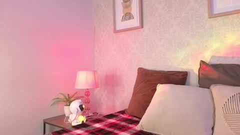 Vee Simons online show from October 2025 07:41:01 PM