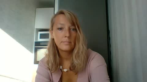 Veessa online show from September 2025 04:57:02 AM