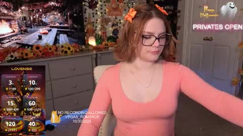 Snapshot of vegas_romance chatting on October 2025 12:33:01 AM vegas_romance online show from October 2025 12:33:01 AM