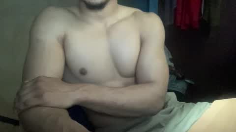 Snapshot of veilofstrength11 chatting on November 2025 09:43:01 AM veilofstrength11 online show from November 2025 09:43:01 AM