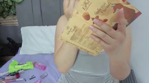 Isabella online show from November 2025 08:32:01 PM