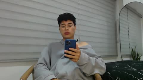 Snapshot of velascosexyboy chatting on January 2025 03:54:02 AM velascosexyboy online show from January 2025 03:54:02 AM