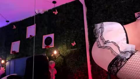 velissia online show from October 2025 08:14:02 PM