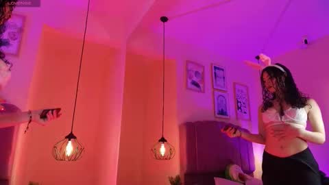 velissia online show from October 2025 08:43:01 PM