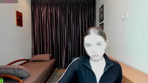 velora_vyxen online show from October 2025 12:13:02 PM