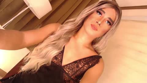 Snapshot of velvet_fux chatting on December 2024 07:54:01 AM Richy will make you fall in love online show from December 2024 07:54:01 AM