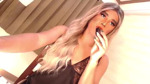 Snapshot of velvet_fux chatting on December 2024 07:54:02 AM Richy will make you fall in love online show from December 2024 07:54:02 AM