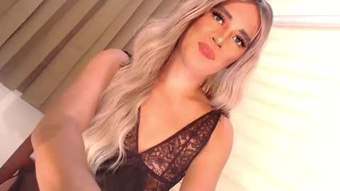 Snapshot of velvet_fux chatting on December 2024 05:09:01 PM Richy will make you fall in love online show from December 2024 05:09:01 PM