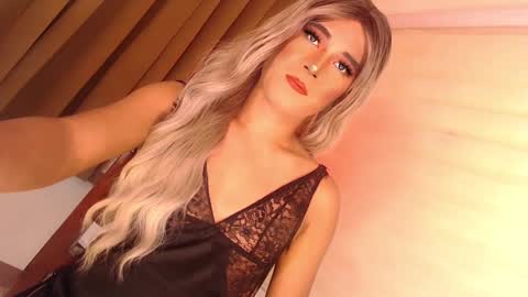 Snapshot of velvet_fux chatting on December 2024 10:30:01 AM Richy will make you fall in love online show from December 2024 10:30:01 AM