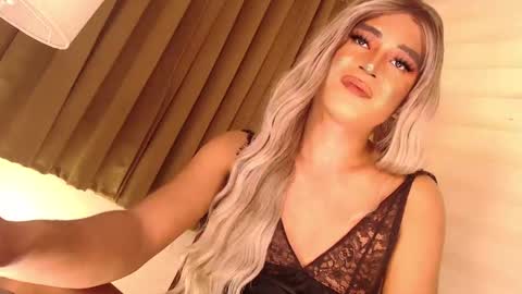 Snapshot of velvet_fux chatting on December 2024 09:45:01 PM Richy will make you fall in love online show from December 2024 09:45:01 PM