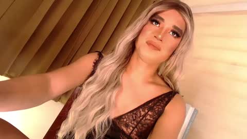 Snapshot of velvet_fux chatting on December 2024 08:00:01 PM Richy will make you fall in love online show from December 2024 08:00:01 PM