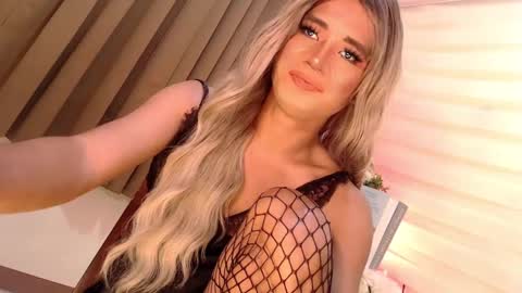 Snapshot of velvet_fux chatting on January 2025 11:46:01 AM Richy will make you fall in love online show from January 2025 11:46:01 AM
