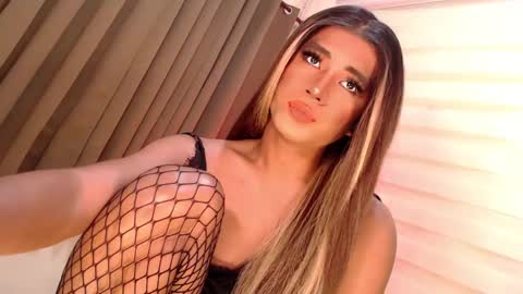Snapshot of velvet_fux chatting on January 2025 08:49:02 AM Richy will make you fall in love online show from January 2025 08:49:02 AM