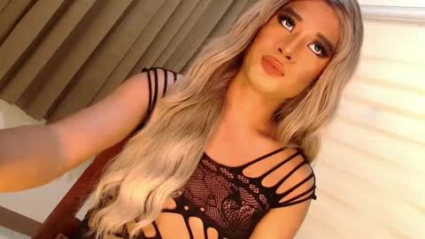 Snapshot of velvet_fux chatting on February 2025 02:26:01 PM Richy will make you fall in love online show from February 2025 02:26:01 PM