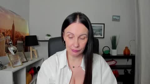 Snapshot of velvet_jasmine chatting on October 2025 05:38:02 AM Jasmine online show from October 2025 05:38:02 AM